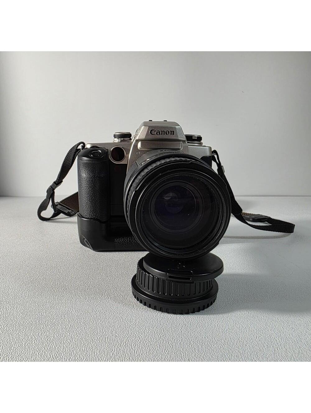 Canon EOS Elan II E Film Camera w/ Sigma DL Zoom 75-300mm 4-5.6 & Canon BP-50